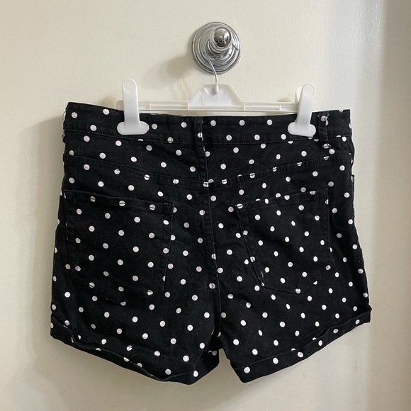 Black and white polka dot high-waisted shorts - Picture 2 of 4